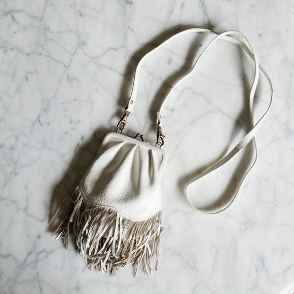 Vintage Handbags - 🍂Vintage Genuine Leather Fringe Crossbody Bag